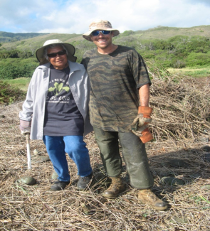 The author with one of the Waihe'e kupuna (elders) after a day of volunteering. 