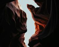 Narrowing rock formation